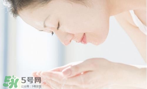 用白醋洗臉能祛斑嗎？白醋洗臉祛斑作用大嗎