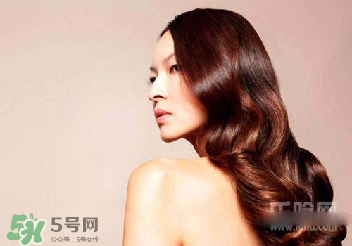 燙發(fā)的藥水貴的和便宜的都一樣嗎？燙發(fā)的藥水貴的和便宜的哪個(gè)好？