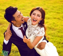 拍婚紗照可以戴眼鏡嗎？拍婚紗照戴眼鏡好不好？