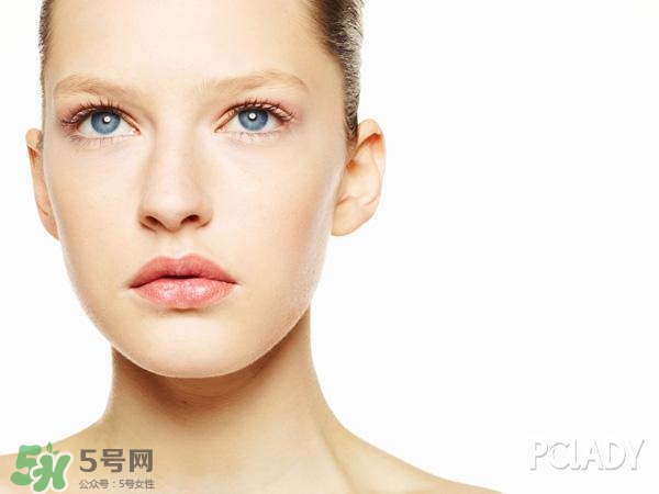 遮瑕液和遮瑕膏的區(qū)別？遮瑕液好還是遮瑕膏好？