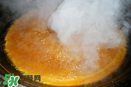煮糖用什么鍋?zhàn)詈茫堪咎怯檬插伜线m？