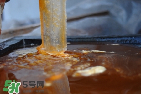 煮糖用什么鍋?zhàn)詈茫堪咎怯檬插伜线m？
