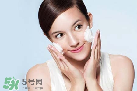 春天臉上冒痘痘怎么辦？為什么春天臉上容易出痘？