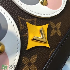 lv2017情人節(jié)限量包包多少錢？lv2017情人節(jié)愛(ài)情鳥(niǎo)小雞包價(jià)格