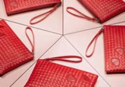 bv葆蝶家2017情人節(jié)限量包包多少錢(qián)？