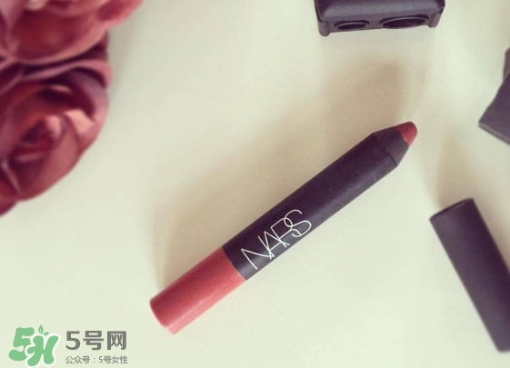 豆沙色口紅怎么化？豆沙色口紅怎么涂好看？