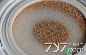 vant氣墊cc黑色和白色哪款好？vant36.5氣墊cc黑色和白色區(qū)別