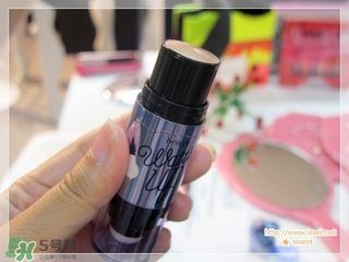 貝玲妃高光棒怎么用？貝玲妃高光棒使用方法