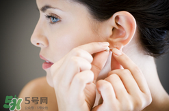 一次性耳釘怎么取下來(lái)？一次性耳釘多久取下來(lái)？