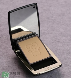 嬌蘭金鉆粉餅好用嗎？嬌蘭金鉆粉餅怎么樣？