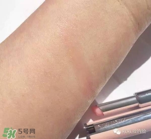 紀(jì)梵希小羊皮和禁忌之吻哪個好？紀(jì)梵希小羊皮和禁忌之吻對比