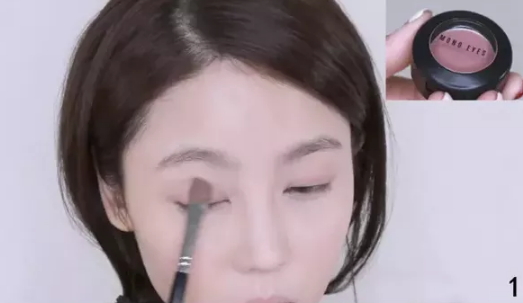 干玫瑰色妝容怎么化？干玫瑰色妝容畫法步驟