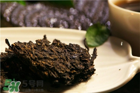 如何用紫砂壺泡茶？怎樣用紫砂壺泡茶？