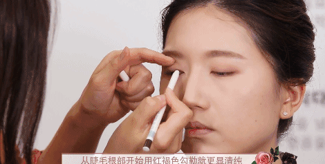 干玫瑰色妝容怎么化？干玫瑰色妝容畫法步驟