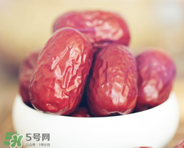 灰棗和和田棗哪個(gè)補(bǔ)血？灰棗和和田棗的區(qū)別
