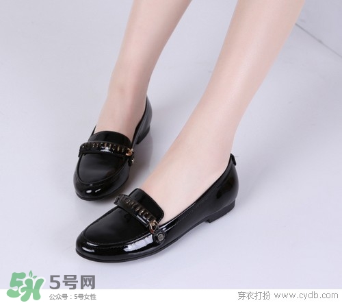 4月份穿什么鞋子？四月份鞋子搭配