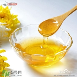 嘴唇干燥是什么原因？嘴唇干裂脫皮怎么辦？