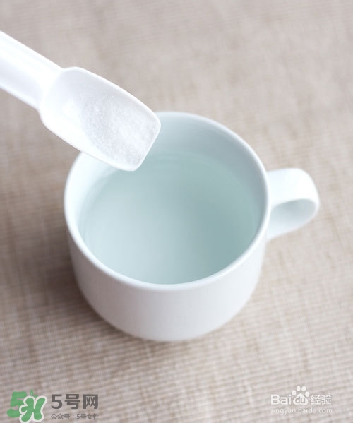 嘴唇干燥是什么原因？嘴唇干裂脫皮怎么辦？