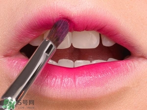 櫻花粉是什么顏色？櫻花粉口紅試色