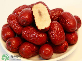 紅棗發(fā)白可以吃嗎？紅棗表面發(fā)白是發(fā)霉嗎？