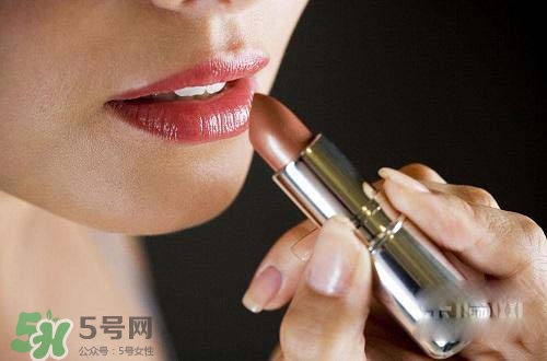 口紅過敏是怎樣的？口紅過敏怎么辦？