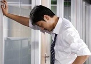 男性尿痛出血怎么回事？男性尿痛是怎么引起的