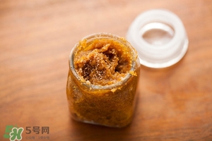 唇部磨砂膏多久用一次？唇部磨砂膏可以天天用嗎？