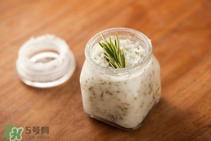 唇部磨砂膏多久用一次？唇部磨砂膏可以天天用嗎？