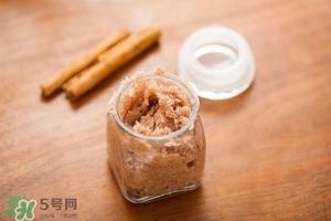 唇部磨砂膏多久用一次？唇部磨砂膏可以天天用嗎？