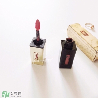 ysl鏡面唇釉和黑管唇釉哪個(gè)好？ysl鏡面唇釉和黑管唇釉區(qū)別