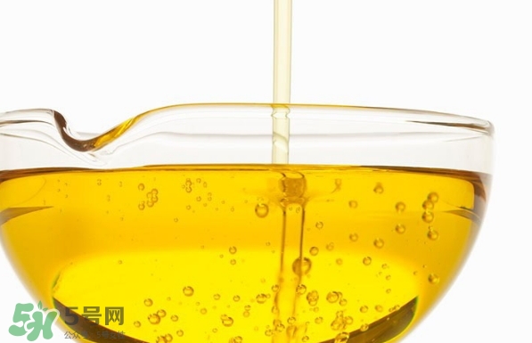 卸妝油會(huì)悶痘嗎？卸妝油會(huì)不會(huì)悶痘？