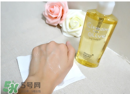 卸妝油會(huì)悶痘嗎？卸妝油會(huì)不會(huì)悶痘？