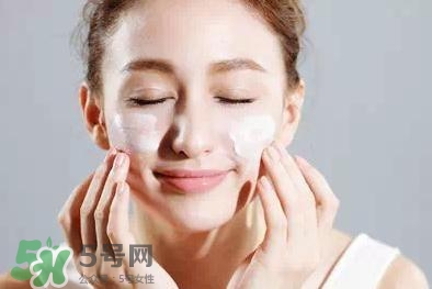 卸妝油悶痘怎么辦？卸妝油悶痘怎么補(bǔ)救？