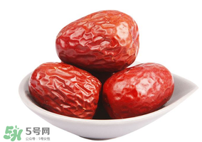 紅棗外面白色的是什么？紅棗上面有一層白的是什么東西？