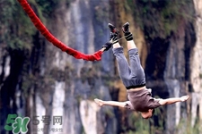 蹦極有危險(xiǎn)嗎？玩蹦極要簽生死狀嗎？