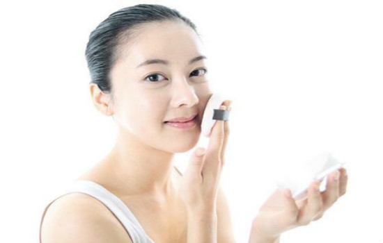 cc霜會(huì)脫妝嗎？cc霜脫妝怎么辦？