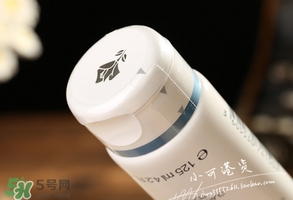 蘭蔻洗面奶粉色和藍色哪個好？蘭蔻洗面奶粉色藍色區(qū)別