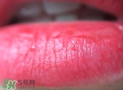 美康粉黛紅鸞心動唇釉怎么樣？美康粉黛氣墊唇釉好用嗎