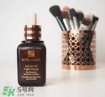 蘭蔻大眼精華和雅詩蘭黛小棕瓶哪個好？蘭蔻大眼精華和小棕瓶對比