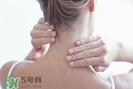 脖子疼和枕頭有關(guān)系嗎？脖子痛是因?yàn)檎眍^的高度嗎？
