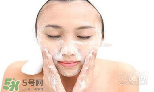 毛孔堵塞用什么洗面奶？毛孔堵塞用洗面奶注意事項