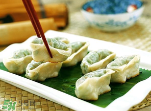 薺菜包餃子必須焯水嗎？薺菜包餃子要焯水嗎？
