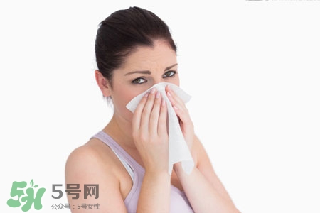 打噴嚏是感冒了嗎？打噴嚏能治感冒嗎？