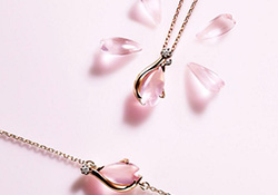 star jewelry2017櫻花限定多少錢？star jewelry櫻花項(xiàng)鏈?zhǔn)宙渻r(jià)格
