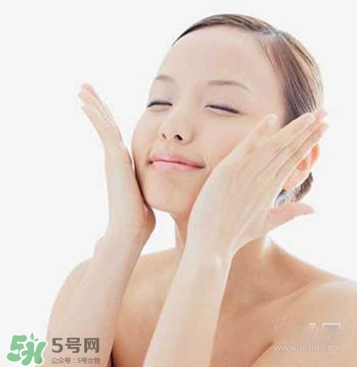 精華乳是乳液?jiǎn)?？精華乳和乳液的區(qū)別