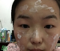 極密水光素顏霜怎么用？極密素顏霜使用方法