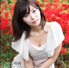 精華乳要洗掉嗎？精華乳要不要洗？