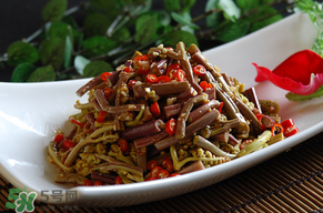 蕨菜苦能吃嗎？蕨菜苦的吃了會(huì)中毒嗎？