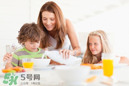 水痘期間不能吃什么？得水痘不能吃什么食物？