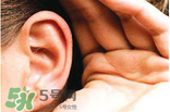 中耳炎有什么癥狀？中耳炎的癥狀表現(xiàn)